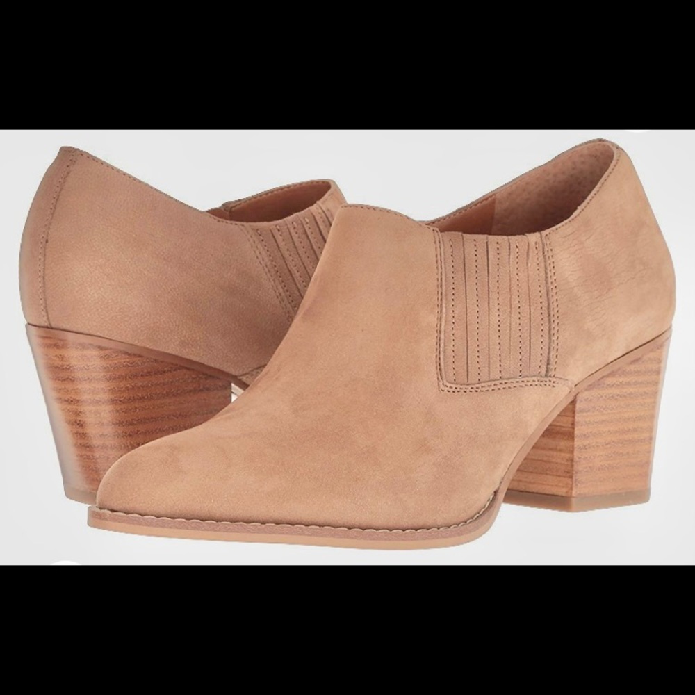 Franco Sarto Leather closed shoes
